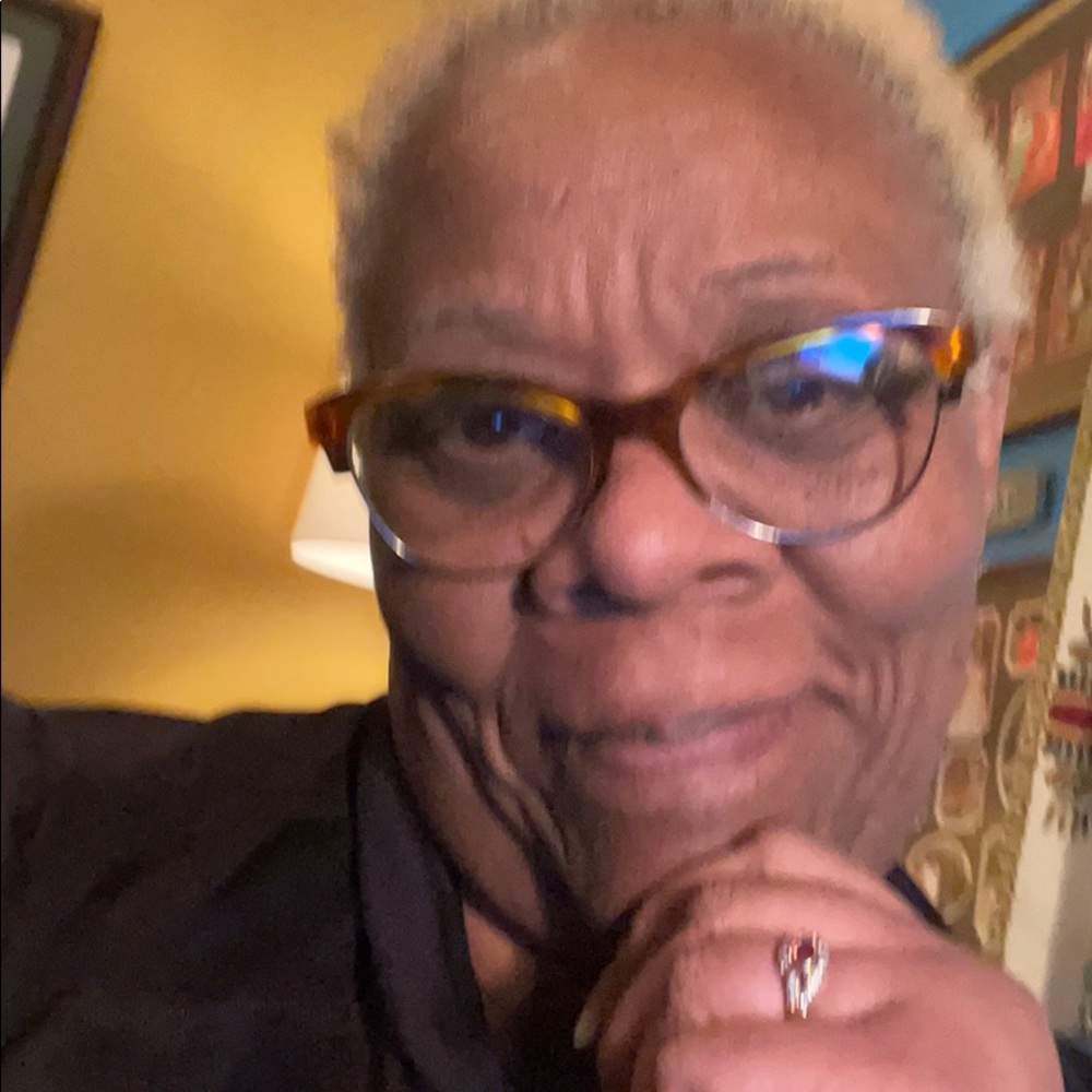 Meet your Posher, Dayna